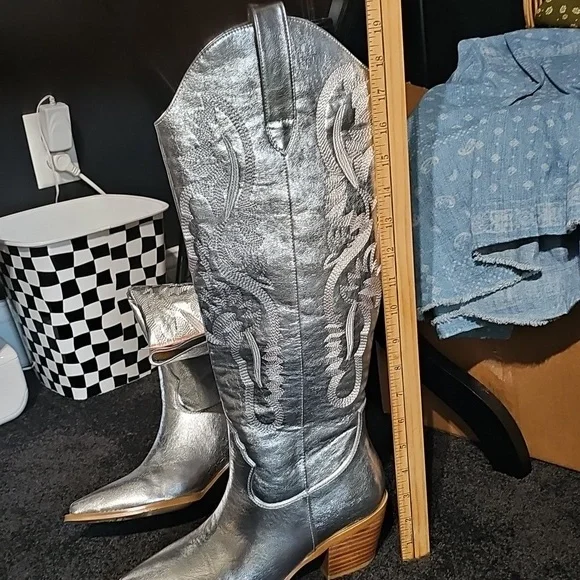 Silver Western Cowboy Boots - Picture 6 of 7